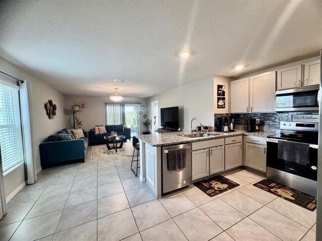 Building Photo - 16605 Mosaic Oar Dr