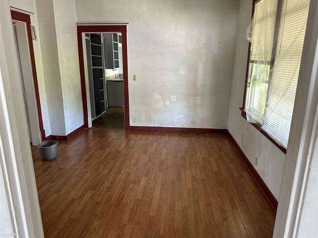 Building Photo - 2 br, 1 bath House - 1717 North Gale Avenue