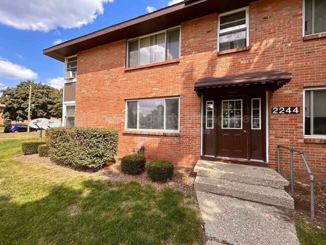 Building Photo - 2278 Nelson Ave SE