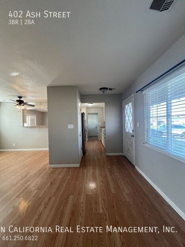 Building Photo - 402 Ash St