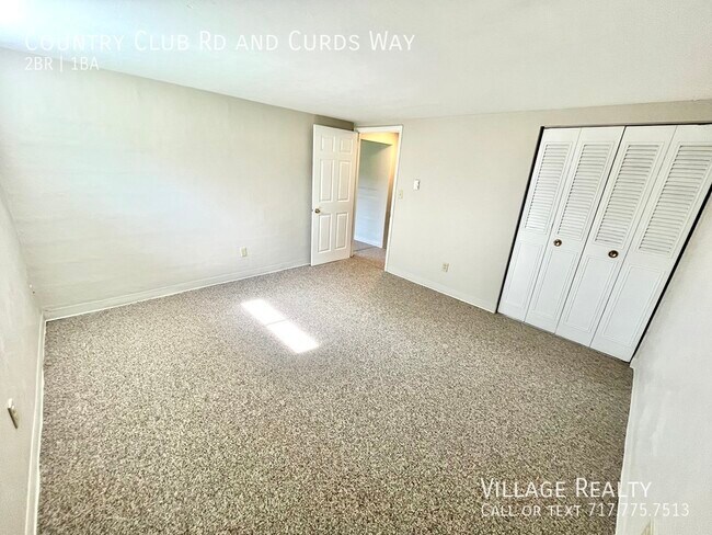 Building Photo - 671 Country Club Rd