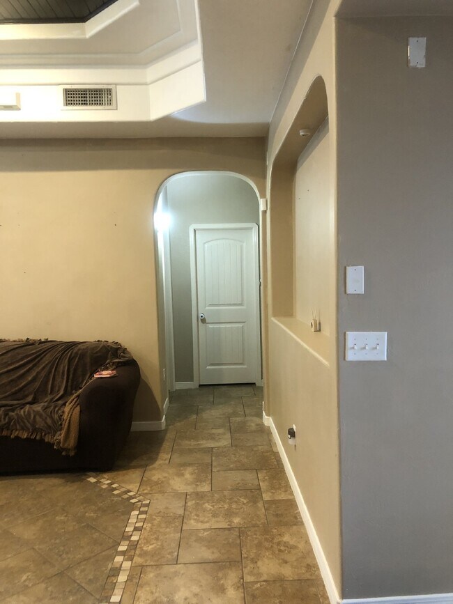 Building Photo - 3132 Tunnel Point Way