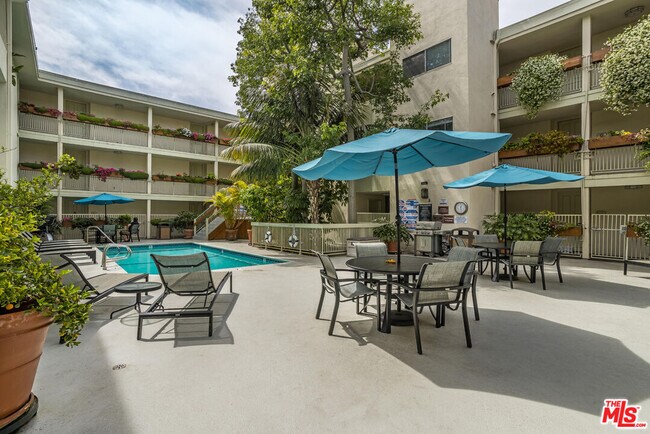 Building Photo - 1230 N Sweetzer Ave