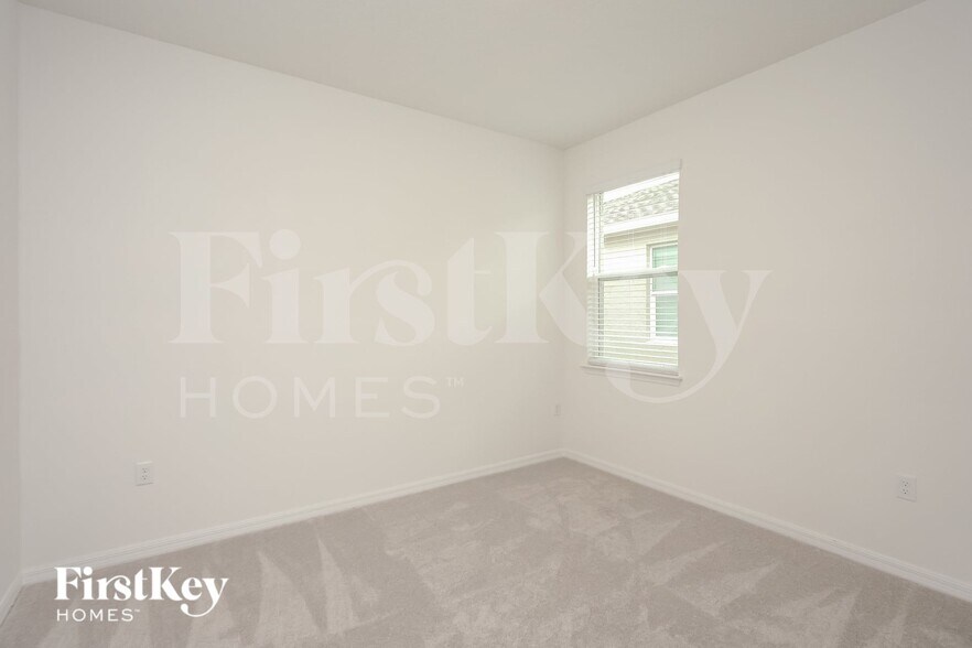 Building Photo - 356 Corbel Ln