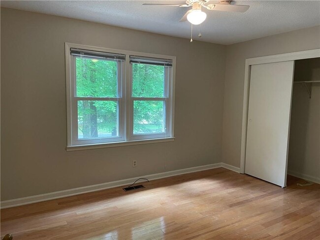 Building Photo - 3441 Brookhill Cir