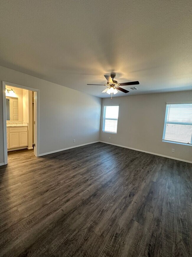 Building Photo - *Pre-leasing* Four Bedroom | Two Bath Home...