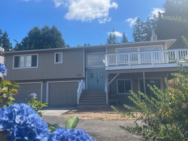 Building Photo - Spacious Home in Beautiful Neighborhood!