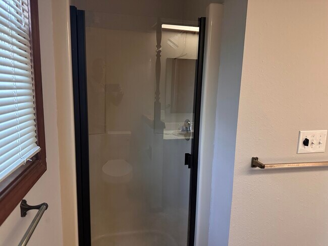 Building Photo - 216 Day Dr