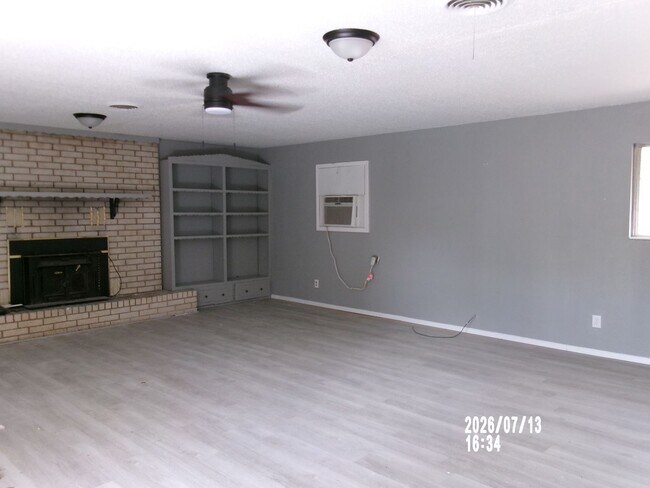 Building Photo - 1319 NW Carroll Dr