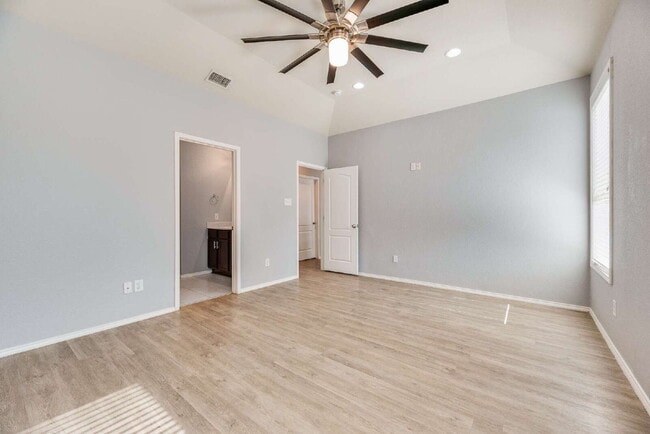 Building Photo - Charming 3-Bedroom, 2 Baths with 1,670 Sq Ft of Comfort in Providence Village