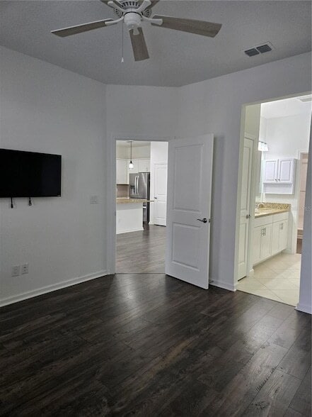 Building Photo - 562 Landshark Blvd