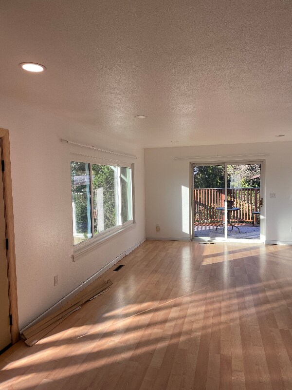 Building Photo - 129 126th St E