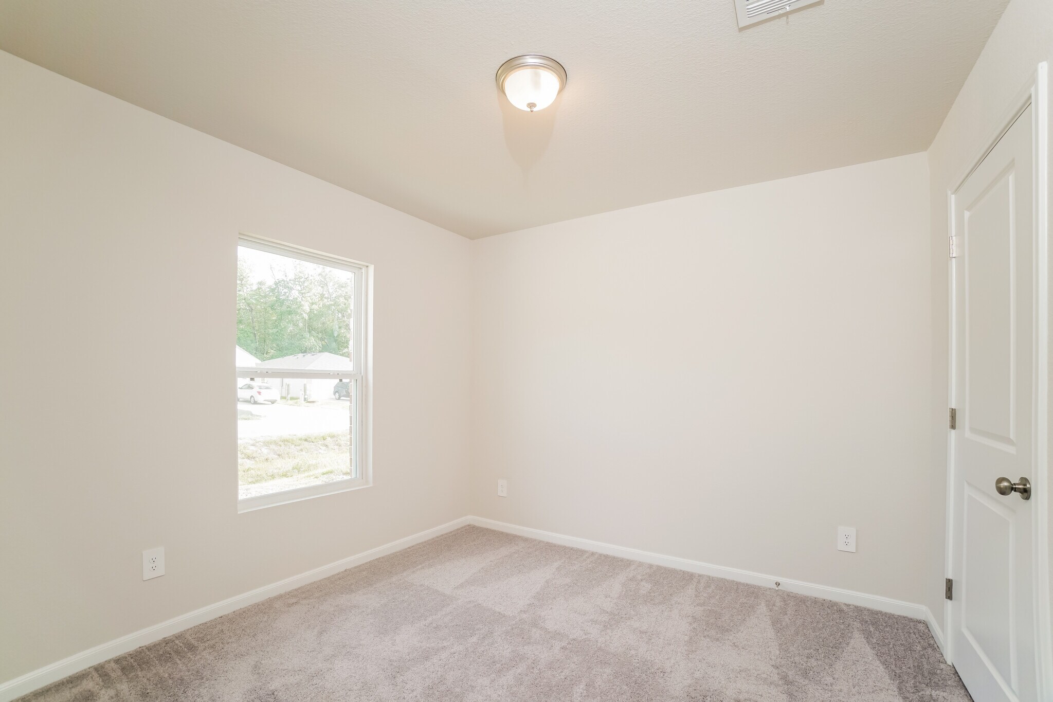 Building Photo - 15774 Del Norte Dr