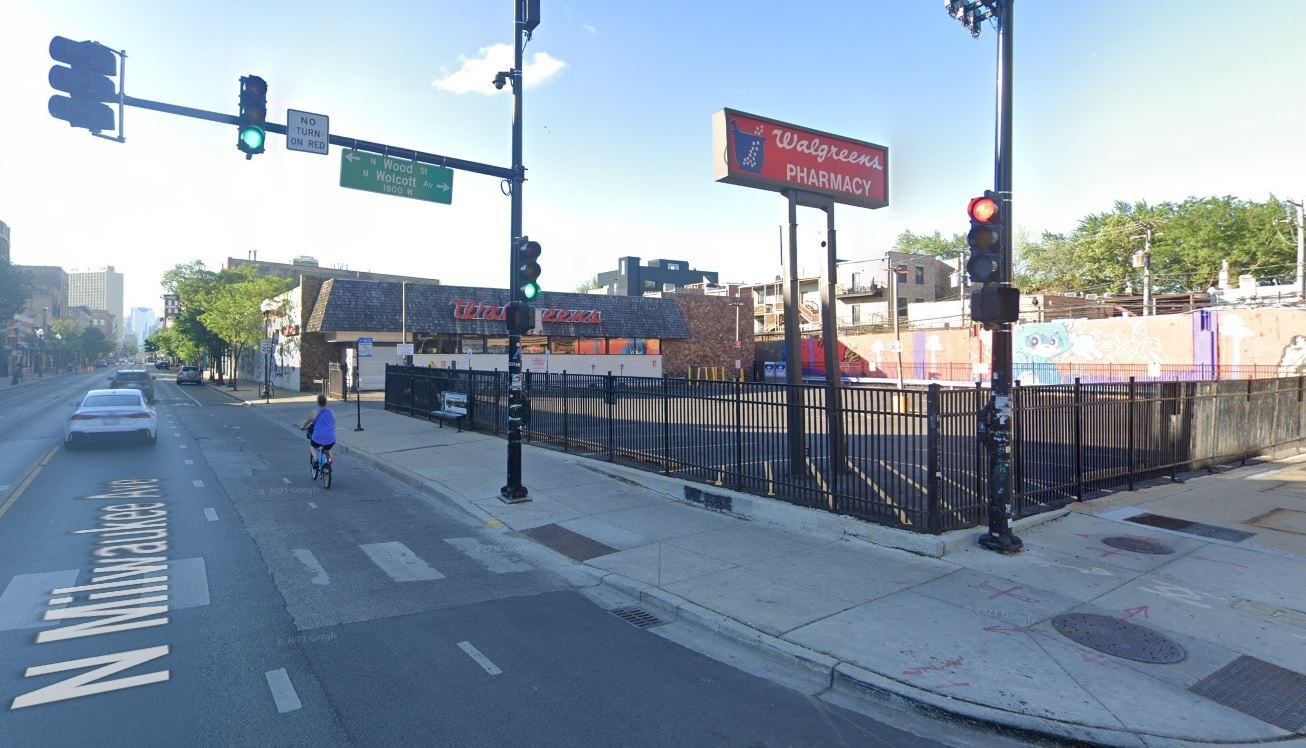 Building Photo - 1739 W Beach Ave