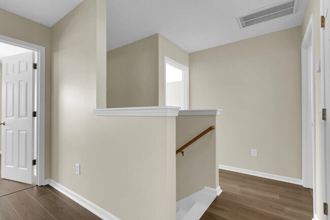 Building Photo - Charming 3BR Home with Private Fenced Backyard in Hunter’s Bend – Move-In Ready!