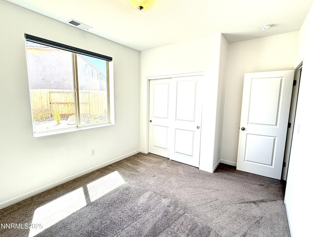 Building Photo - 556 Vaquero Ct