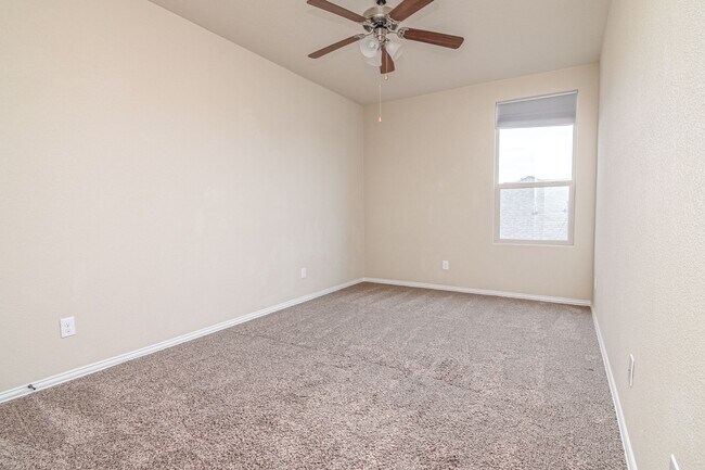 Building Photo - 6715 Hall of Fame Blvd