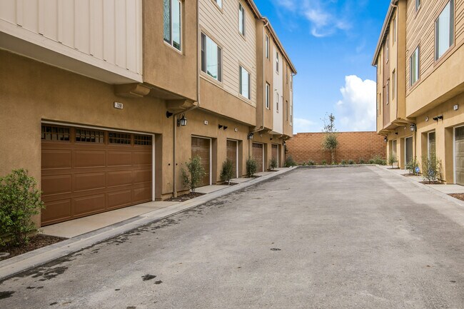 Building Photo - 7398 Solstice Pl