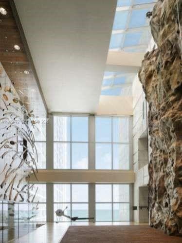 Building Photo - 6801 Collins Ave