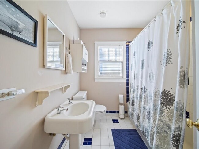 Building Photo - 3701 S Richmond Ave