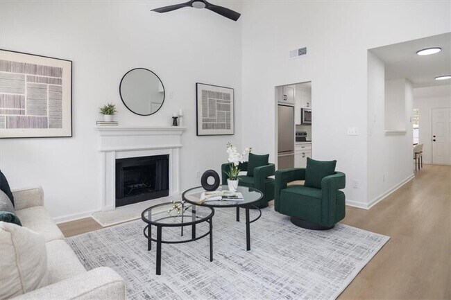 Building Photo - 4033 Ravenwood Ct