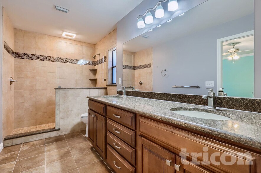 Building Photo - 2008 59th Cir S