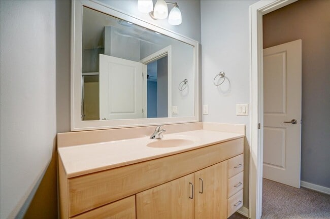 Building Photo - 5196 Sassafras Dr