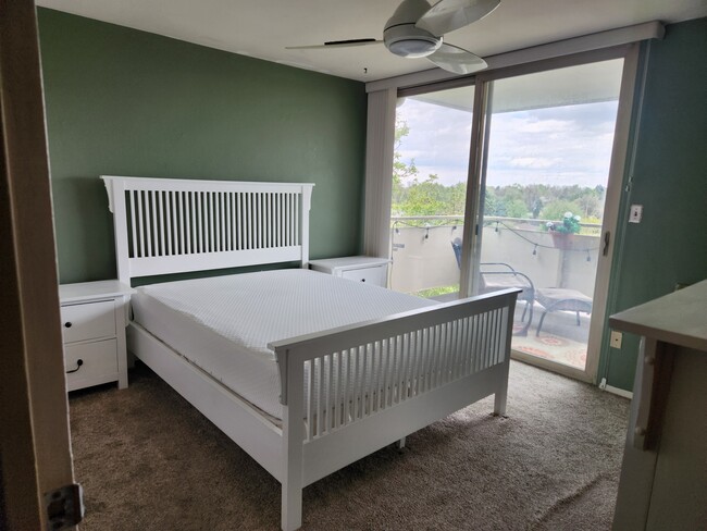 Building Photo - 4600 E Asbury Cir 512