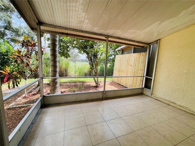 Building Photo - 3 Bedroom, 2.5 Bath home with upgraded kitchen, close to beaches, restaurants, and downtown!!