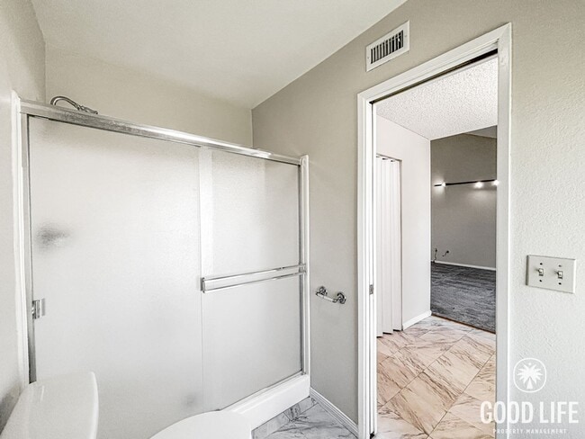 Building Photo - Stunning 3BD/2.5BA Townhouse in El Cajon W/ Central A/C, W/D, 2 Balconies, & Community Pool/Spa!