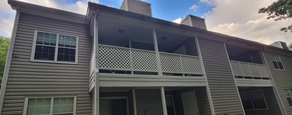 Patio - 98 Hampshire Ct