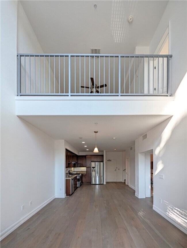 Building Photo - 629 Traction Ave