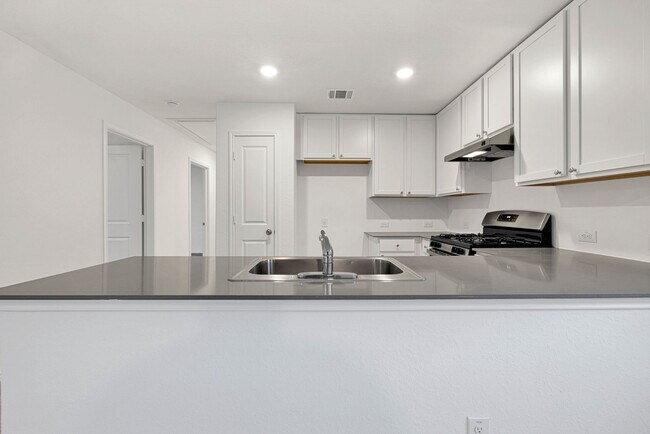 Building Photo - 9206 Selene Pl