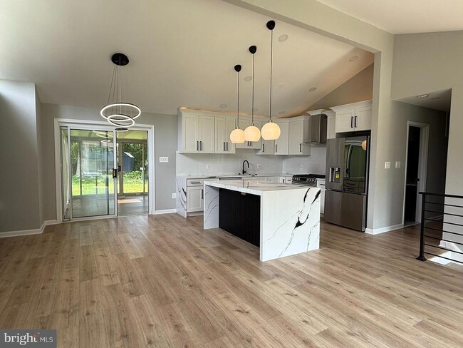 Building Photo - 5507 Kings Park Dr