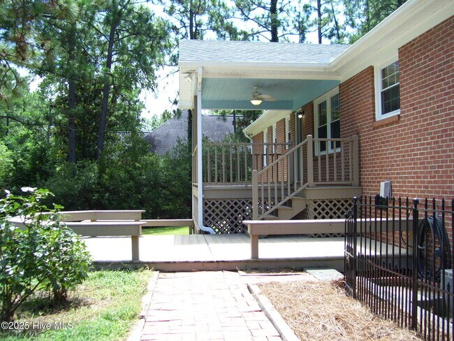 Building Photo - 355 Newton Dr