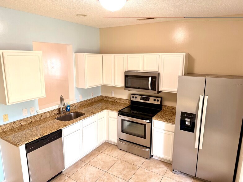 Building Photo - 100 Spring Creek Dr
