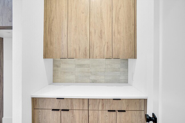 Building Photo - 1711 Nomas St