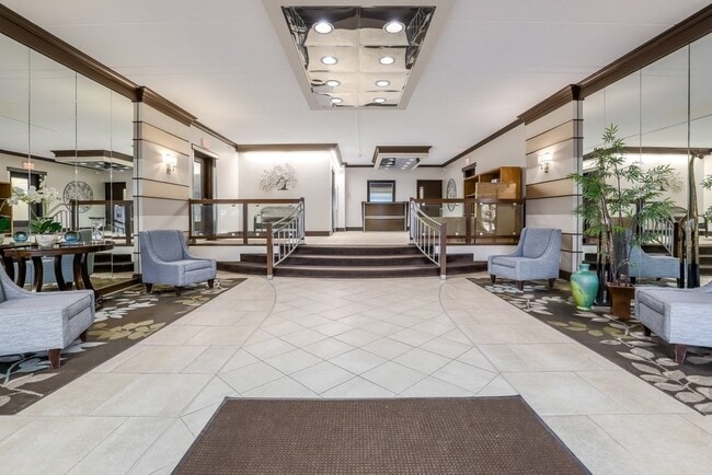 Building Photo - 1550 Worcester Rd