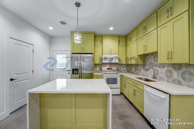 Building Photo - 124 S Mockingbird Cir