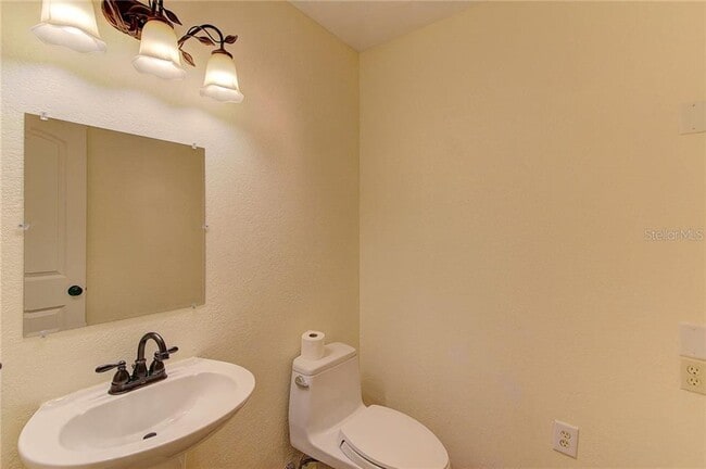 Building Photo - 3208 48th Ave Dr W