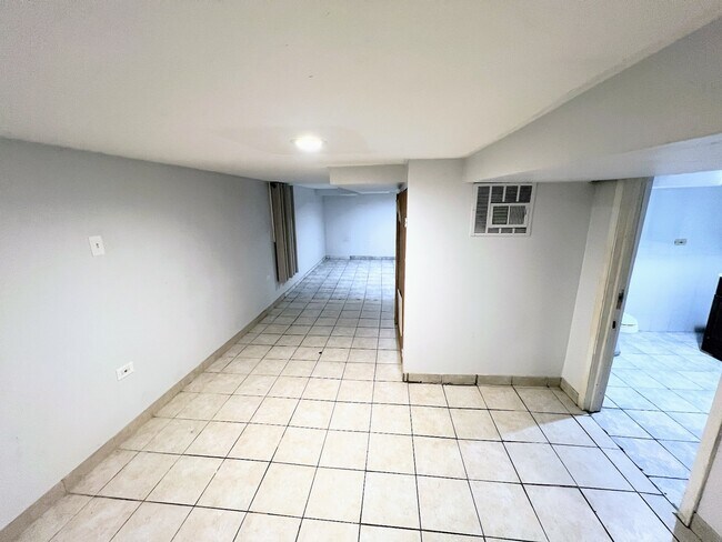 Building Photo - 2936 N Dawson Ave