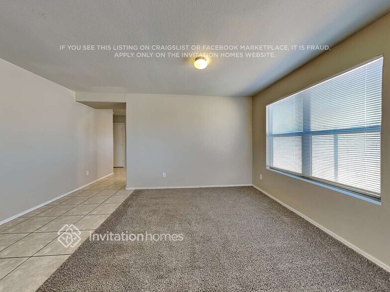 Building Photo - 2443 W Mobile Ln