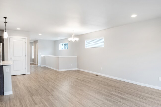Building Photo - Newly Built 4bd 2.5ba in LSSD