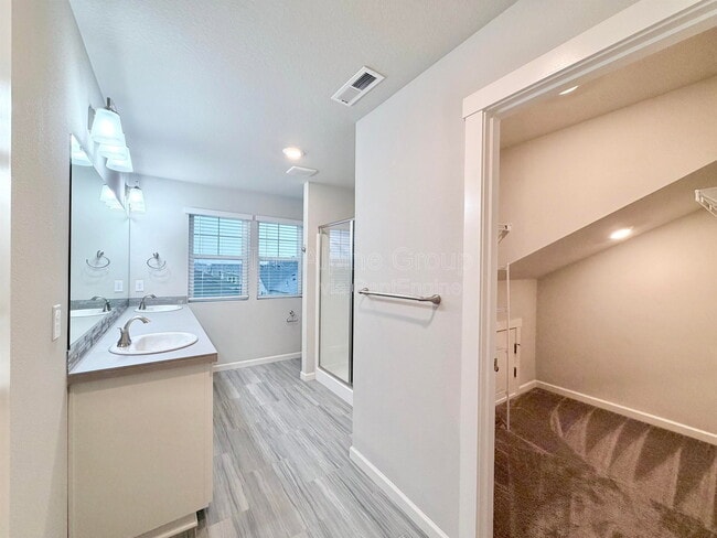 Building Photo - 8153 SE Crabapple St