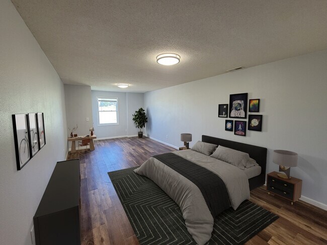 Building Photo - 2256 Fairfax Dr