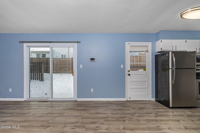 Building Photo - 7 Elgin St