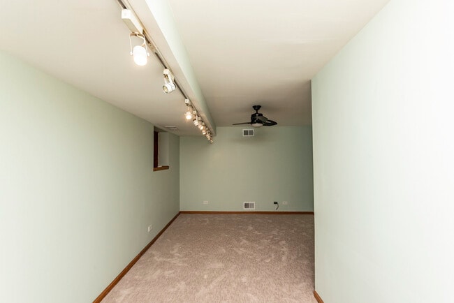 Building Photo - 4625 N Dover St