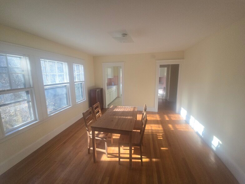 Building Photo - 281 Lowell Ave