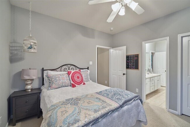 Building Photo - 43 S Longsford Cir