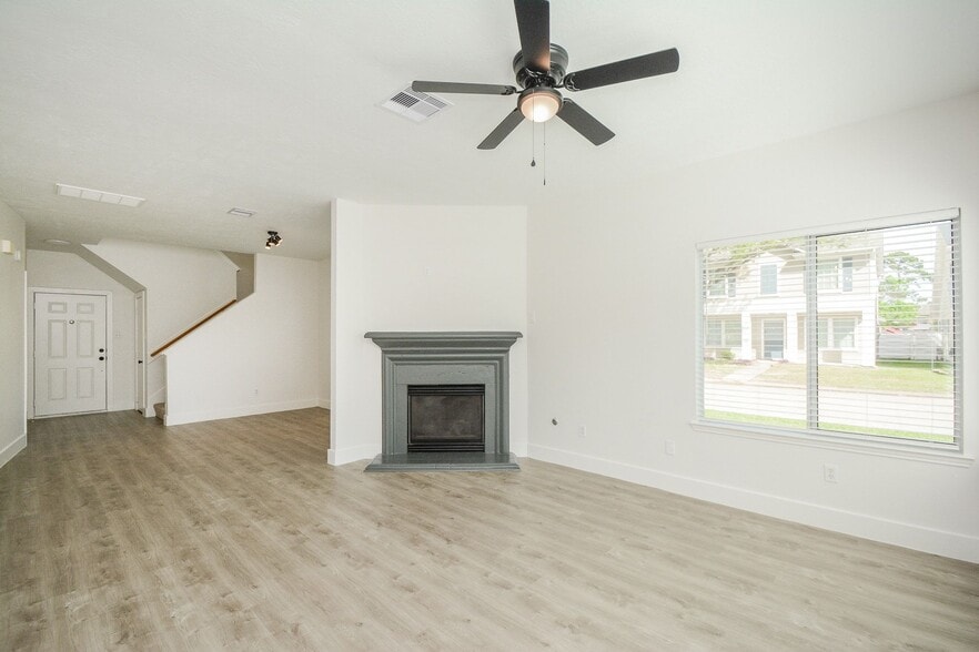 Building Photo - 9939 Farrell Dr